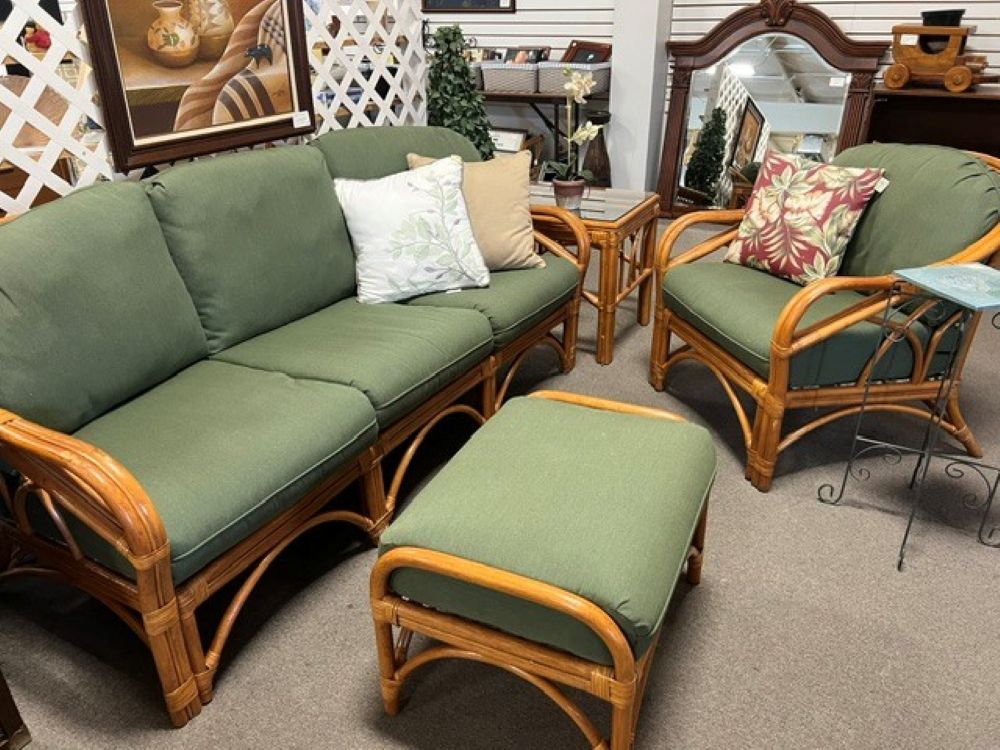 Green Benchcraft 4 Piece PAtio Set $349
