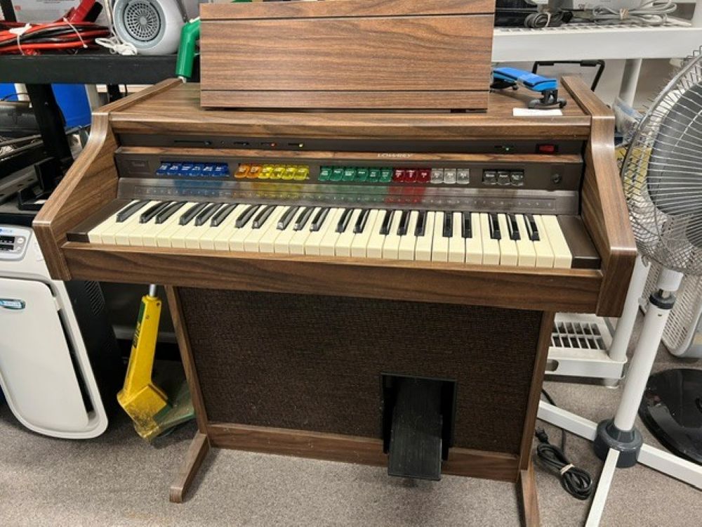 Lowry Genie L-2 Organ $59