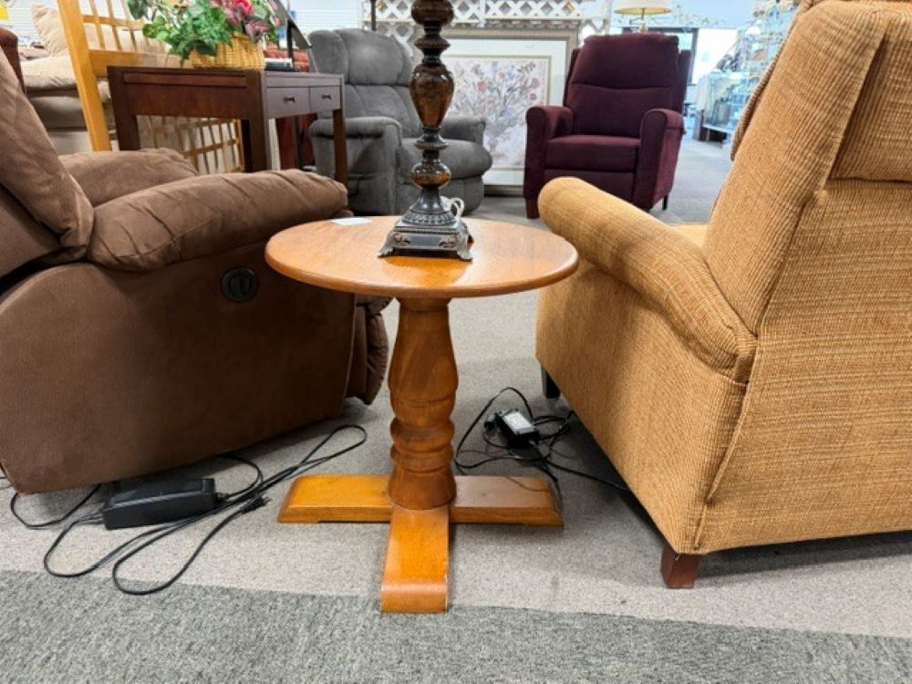 Small Round Pedestal TAble $25