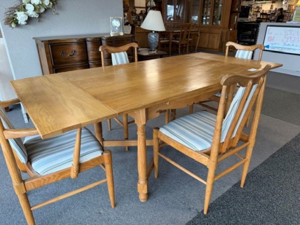 Unique Furniture Makers Table and Chairs $399