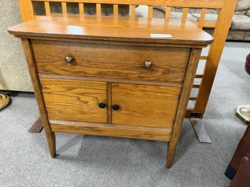 Vintage 1 Drawer Nightstand $129